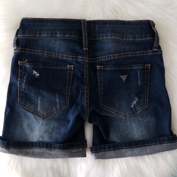 GUESS Shorts - Picture 2 of 6